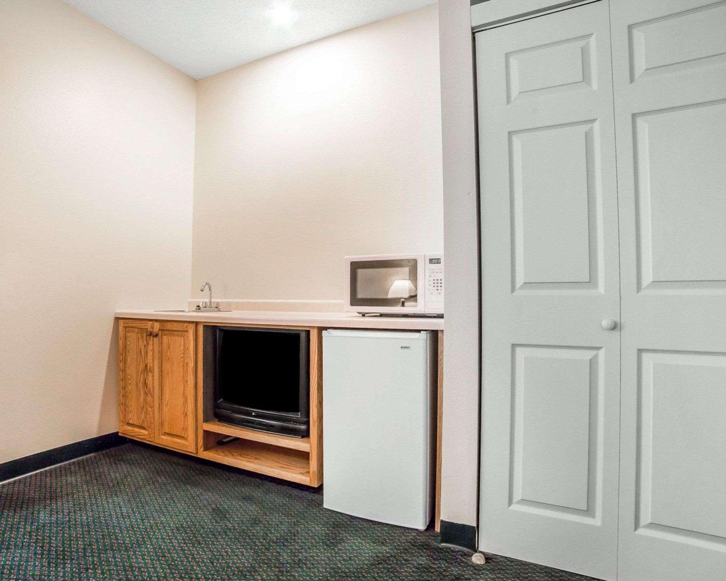 FairBridge Inn&Suites Glendive Extérieur photo