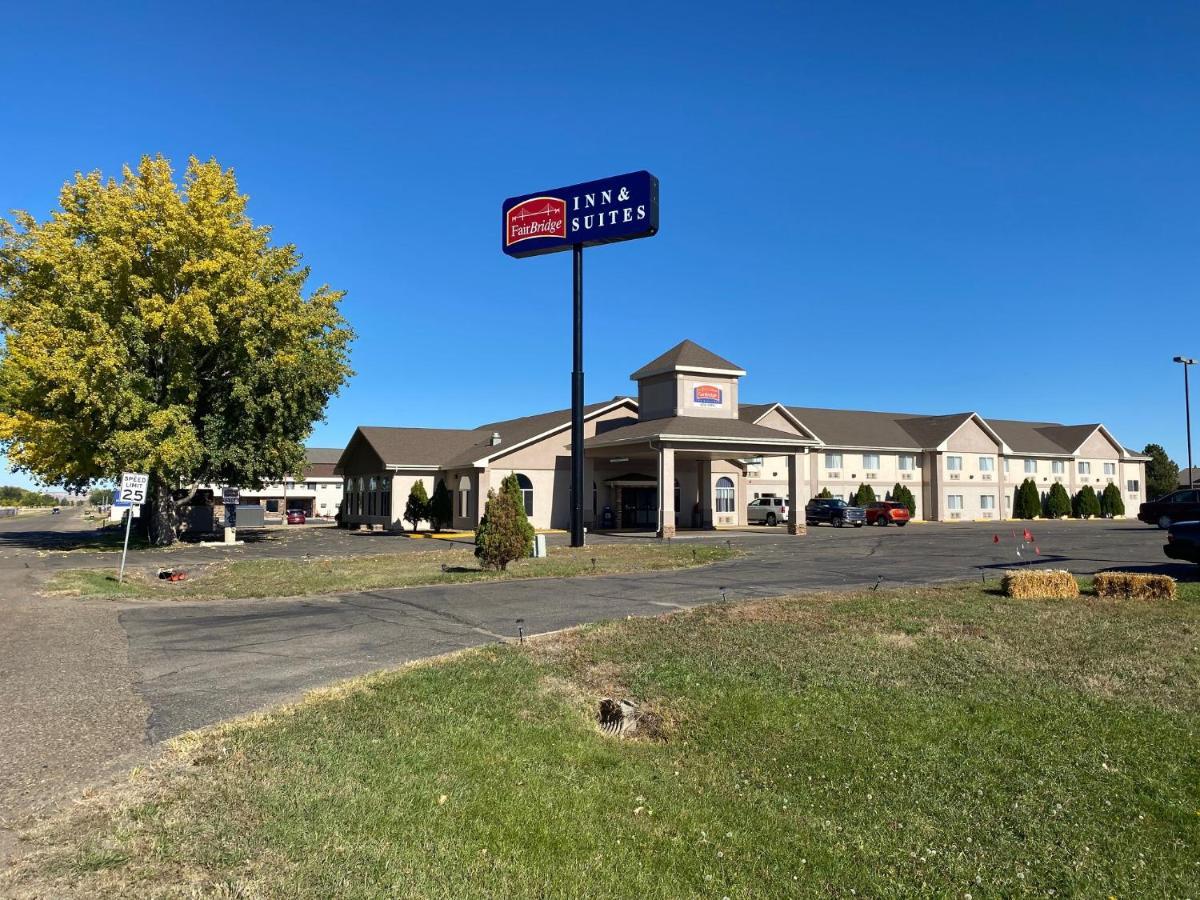 FairBridge Inn&Suites Glendive Extérieur photo